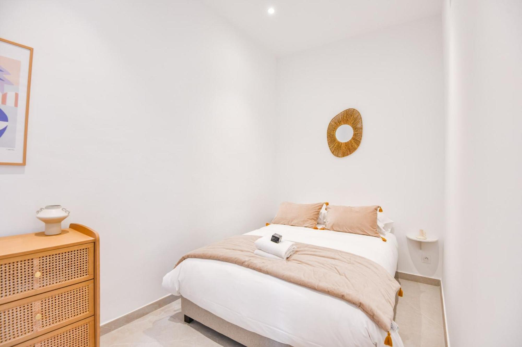 Standing 1 Ch Clim Proche Vieux-port Appartement *